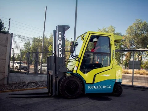 Grúa horquilla 100 % eléctrica de Comaco